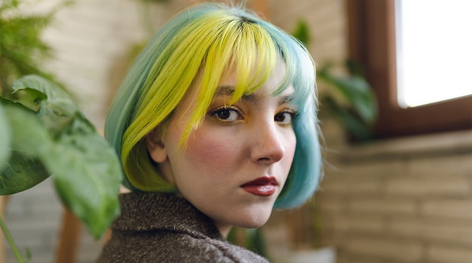 Low-damage hair bleach kit for beginners - Garnier