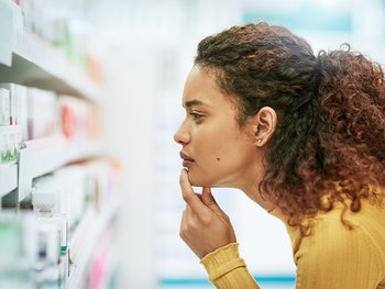 Carefully reading labels will help you determine the best hair bleach kit for bold color - Garnier