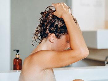 Choosing proper post-bleach hair care will result in bold, even hair color - Garnier