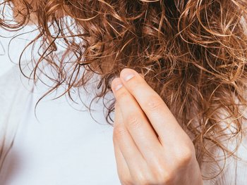 Conditioning colored curly hair - Garnier