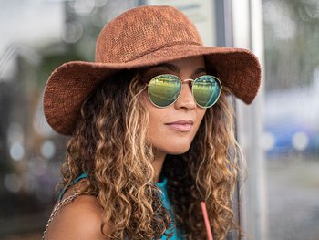 Heat protection for curly hair color - Garnier