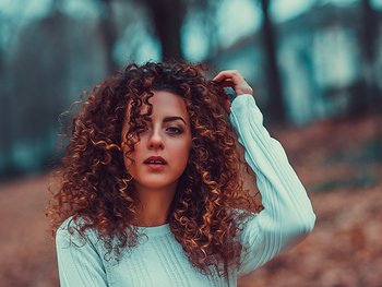 Benefits of pintura highlight for curly hair - Garnier