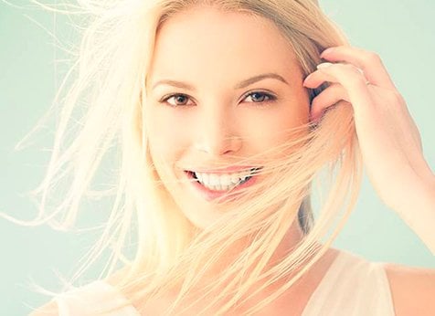 Woman Blond Hair Color | GARNIER