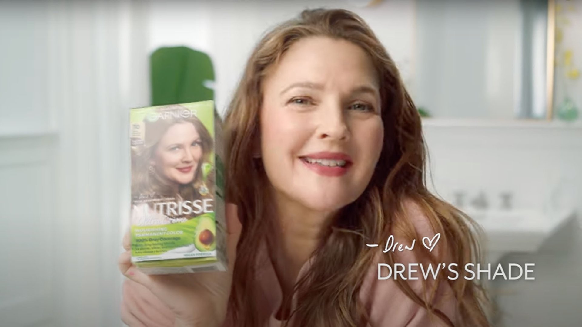 Drew Barrymore's video tutorial on coloring hair with Nutrisse - Garnier