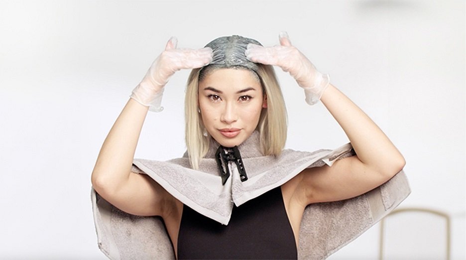 How to bleach hair at home with charcoal bleach - Garnier