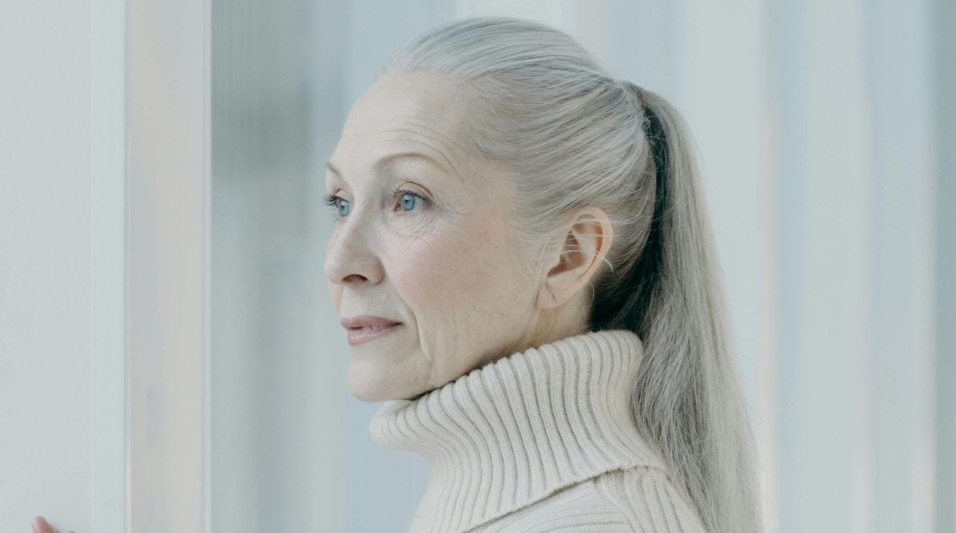 Learn all about gray hair care - Garnier