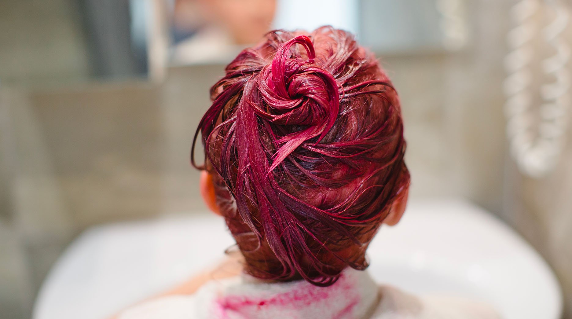 Dye color hair skin tone DIY haircolor - Garnier