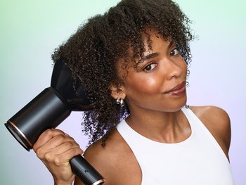 Best heat shield sprays for curly hair - Garnier