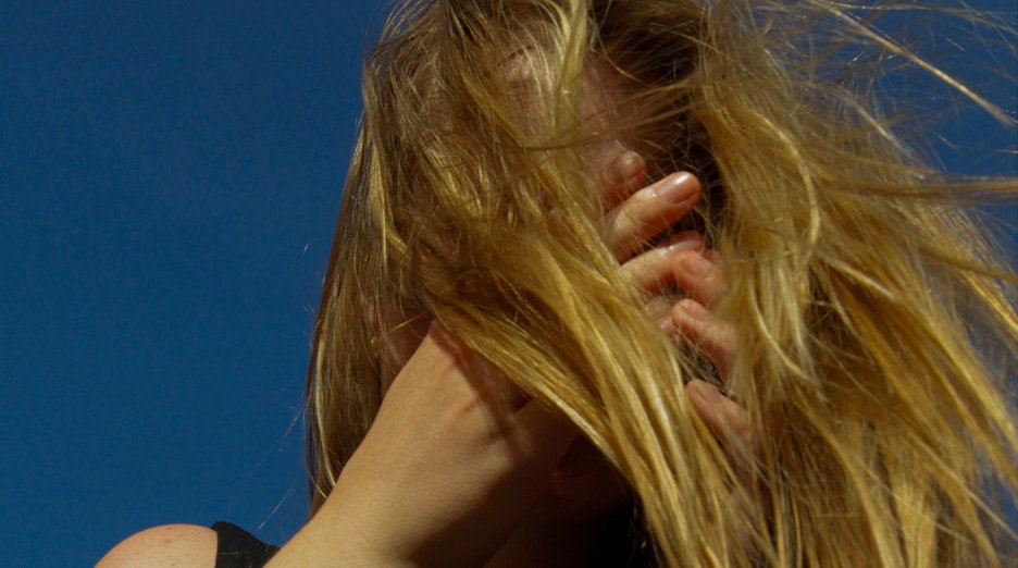 Why Is My Hair So Dry - Major Causes And 5 Best Solutions