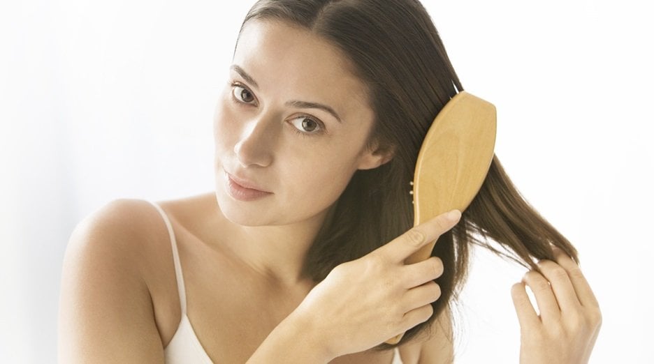 How to properly brush your hair - Garnier