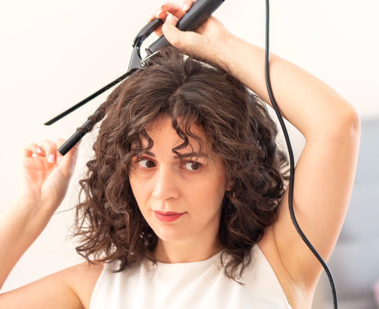 Cómo humectar el cabello rizado y mantenerlo hidratado - Garnier, image size:1224x1000