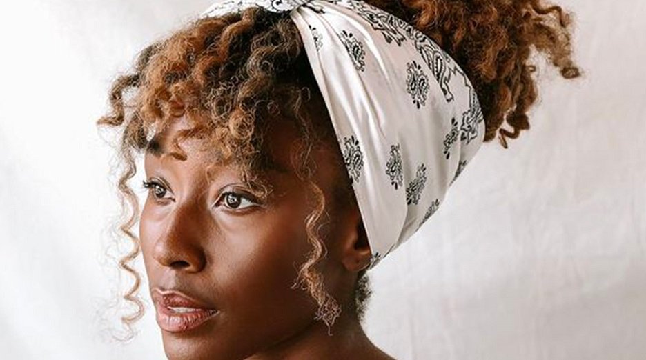 5 Flattering Pineapple Updos and the Guide to Pineapple Method