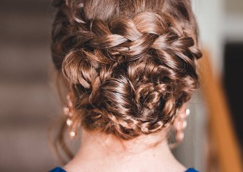 Twisted hairstyle Garnier