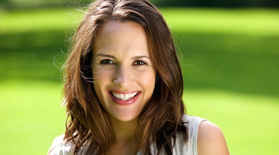 Medium Length Hairstyles For Every Hair Type Hair Tips Garnier