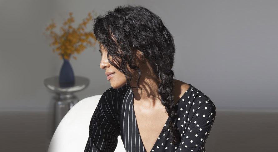 How To Do A Curly Side Braid Hairstyle Tutorial Garnier Although they are still popular today, back then you had women rocking neon hair scrunchies, oversized add things like curls or waves to add texture to your hair or embellishments to give it a bit of sparkle. curly side braid hairstyle tutorial
