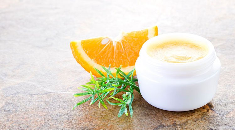 3_ways_use_moisturizer_with_antioxidants_sm