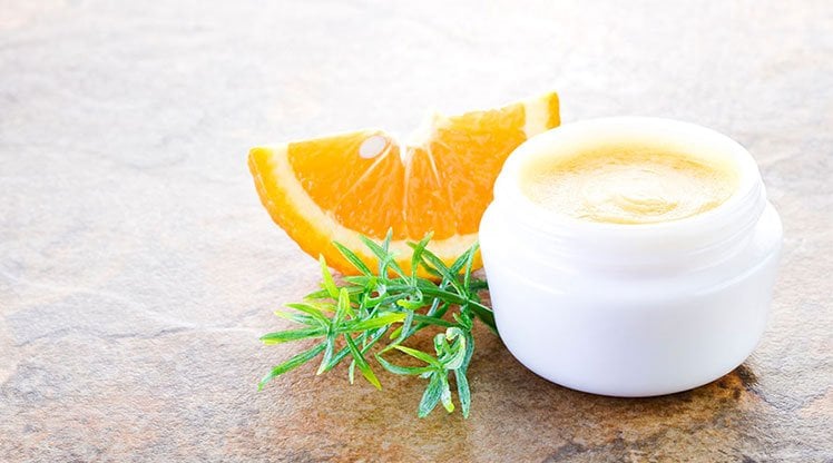 3_ways_use_moisturizer_with_antioxidants_sm