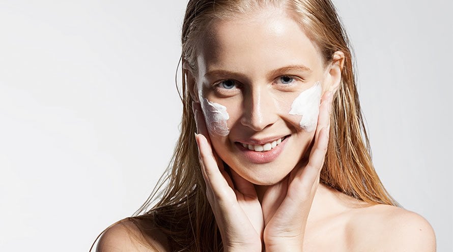 Learn 5 healthy skin habits that are not so healthy after all - Garnier SkinActive