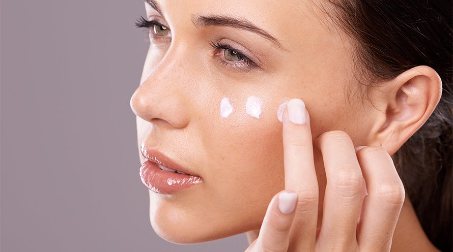 6 post-summer products to help manage your dark spot - Garnier SkinActive