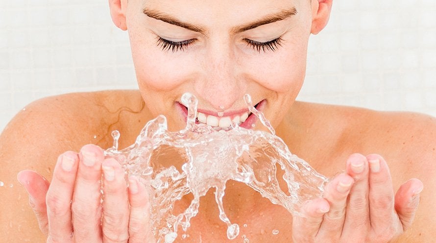 Cleansing with charcoal - Garnier SkinActive
