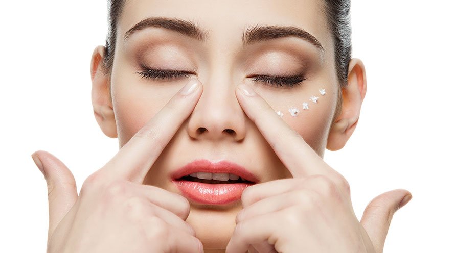 Eye skin outlet care