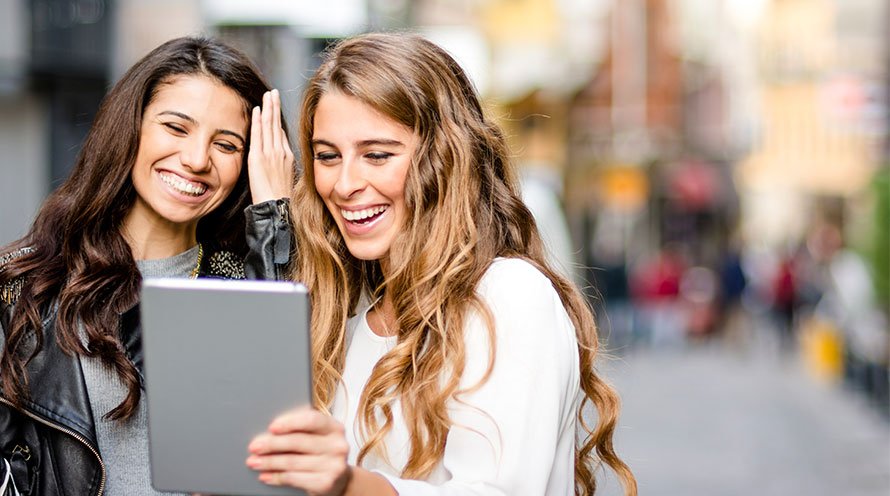 Learn how pollution can affect your skin and how to counteract it - Garnier SkinActive