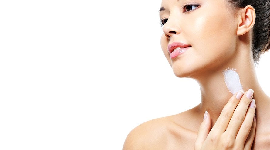 How to moisturize the skin on your chest and neck - Garnier SkinActive
