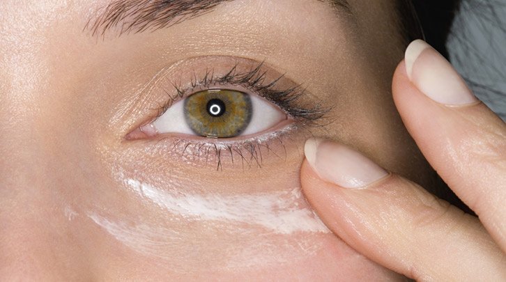 How to reduce puffy eyes - Garnier SkinActive