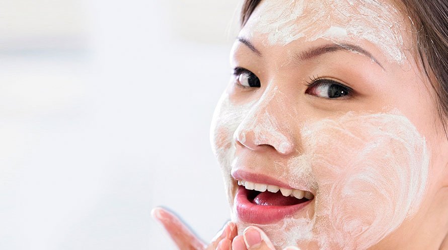 How to wash your face - Garnier SkinActive