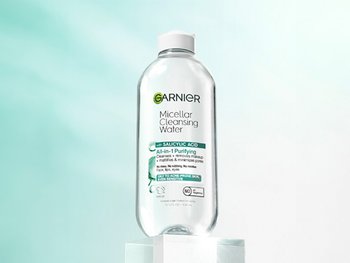 Garnier Micellar Cleansing Water Salicylic Acid.