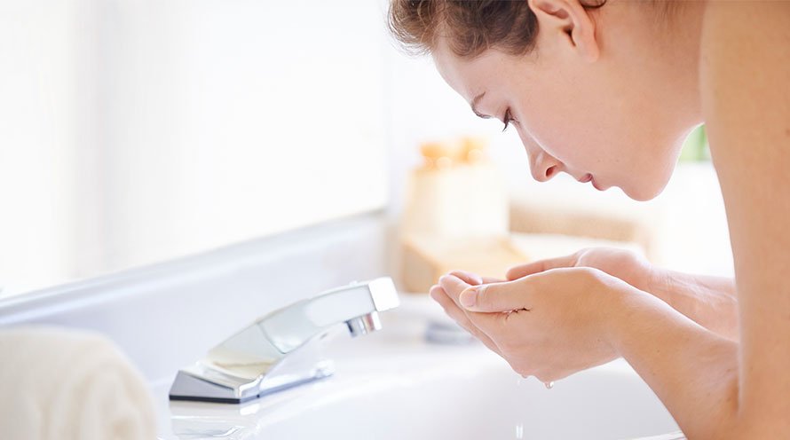 Learn why micelles are the newest way to cleanse your face - Garnier SkinActive