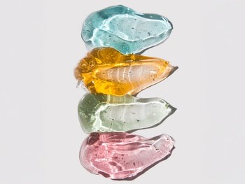 Several swatches of different gel moisturizers are shown, illustrating the variety of textures and colors available.