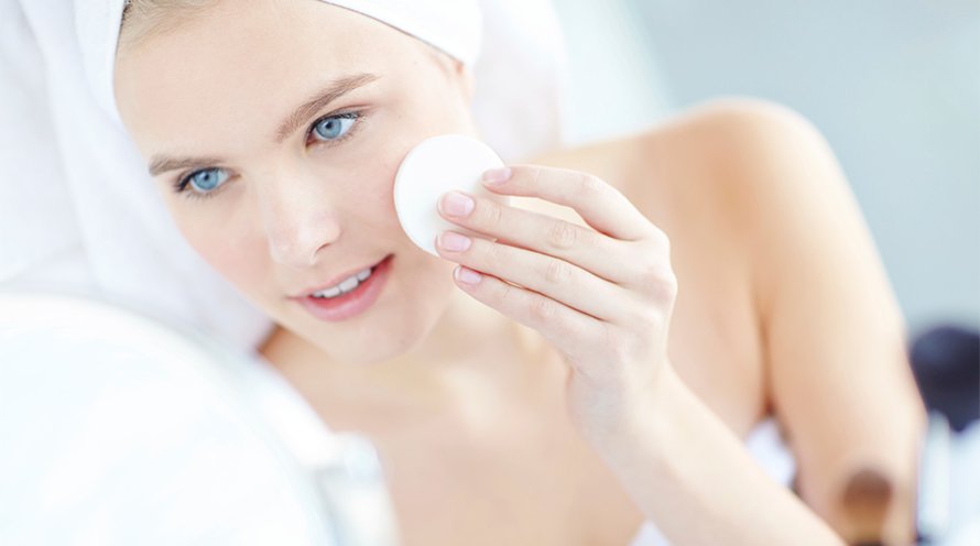 How to cleanse skin - Garnier SkinActive