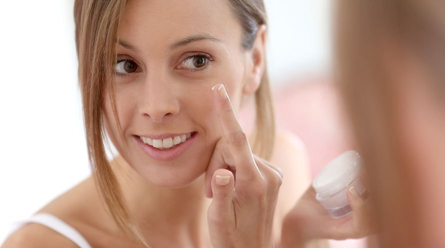 Learn the best skin care routine in your 20's - Garnier SkinActive