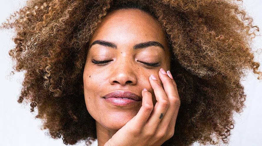 three ways to cleanse oily skin with charcoal