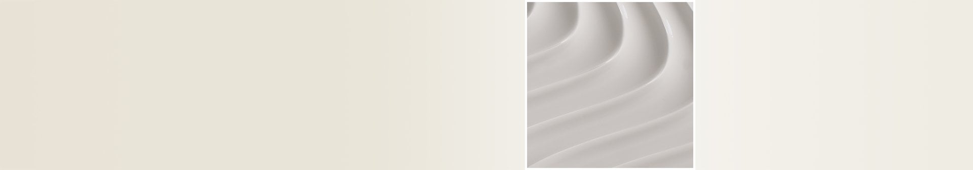 Texture shot of the curl moisturizing conditioner that is included in the Glossy Curl Color dyeing kit.