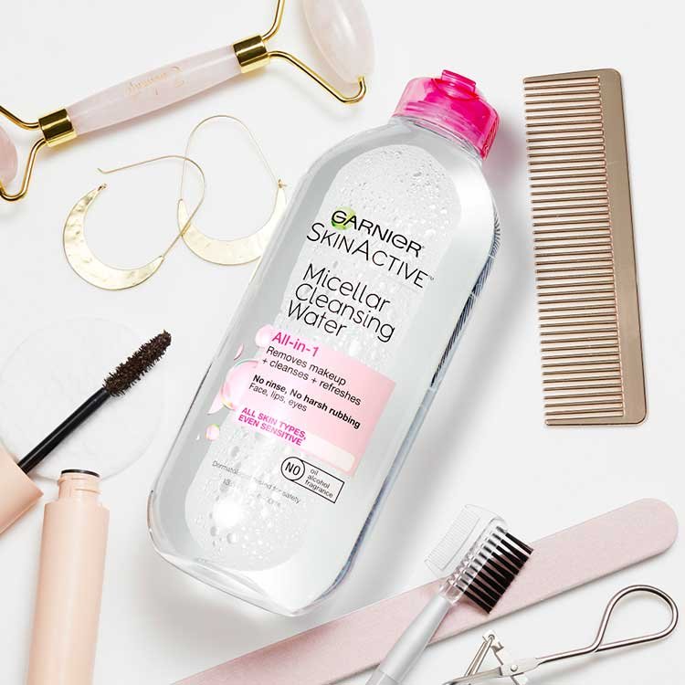 Garnier SkinActive Micellar Cleansing Water All in One Flatlay