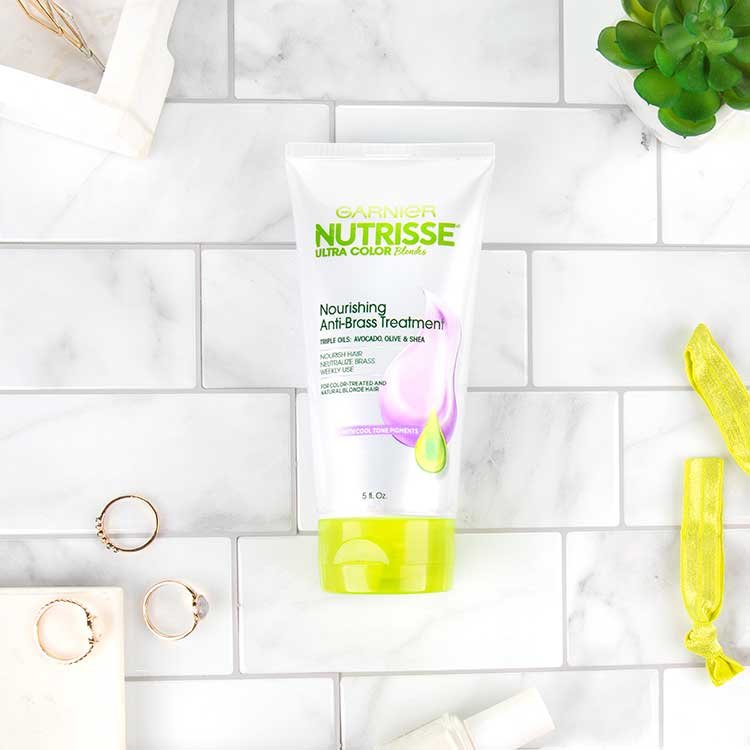 Garnier Nutrisse Ultra Color Anti-Brass Treatment flatlay