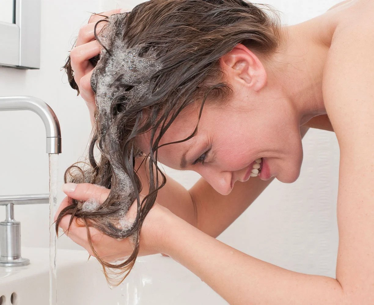 Evita usar shampoo todos los días