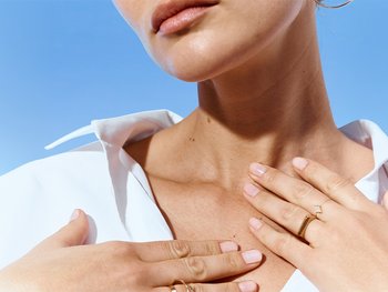 Medium skin model touching neck