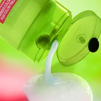 Fructis Color Shield Conditioner texture shot