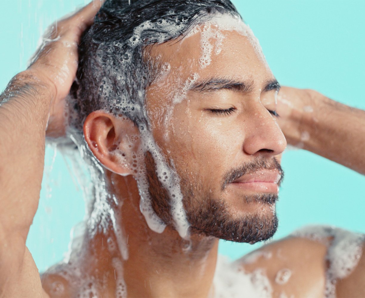 Aplicar el shampoo Fullness Repair