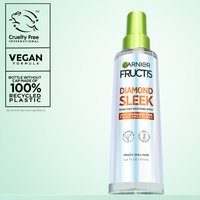 Fructis hair smoothing spray for shiny hair - Garnier