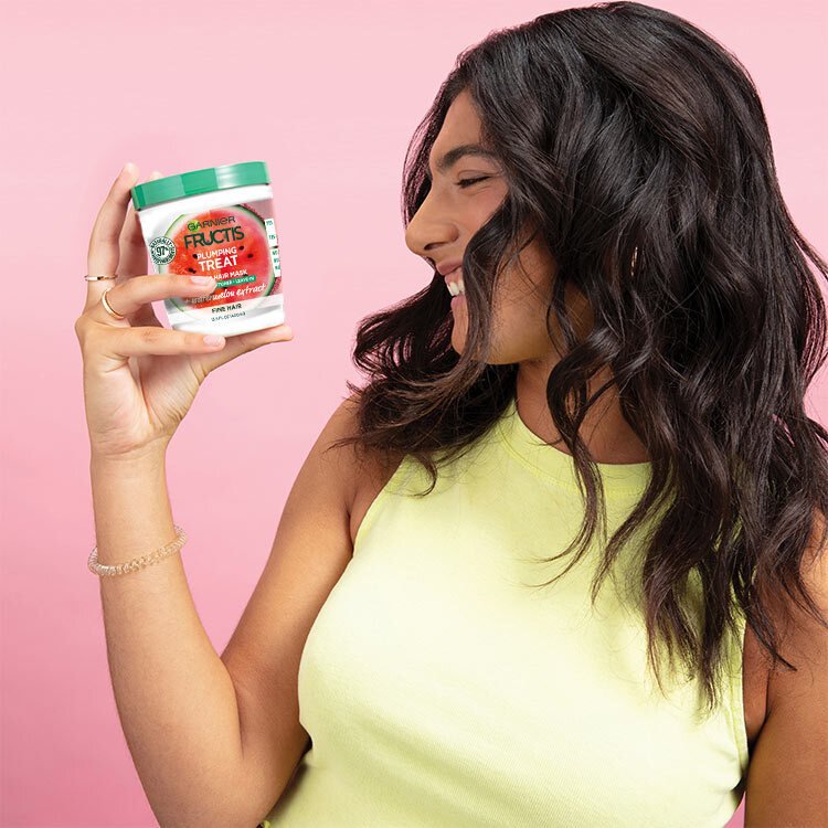 Garnier Fructis Treats Watermelon Mask 400 - Girl and Mask