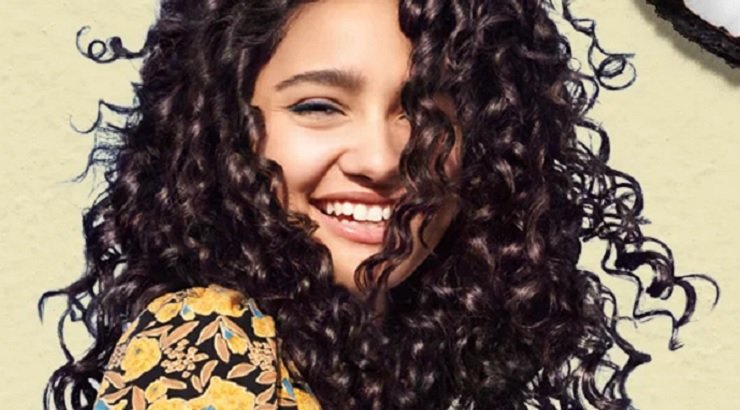 fructis curl treats curly hair