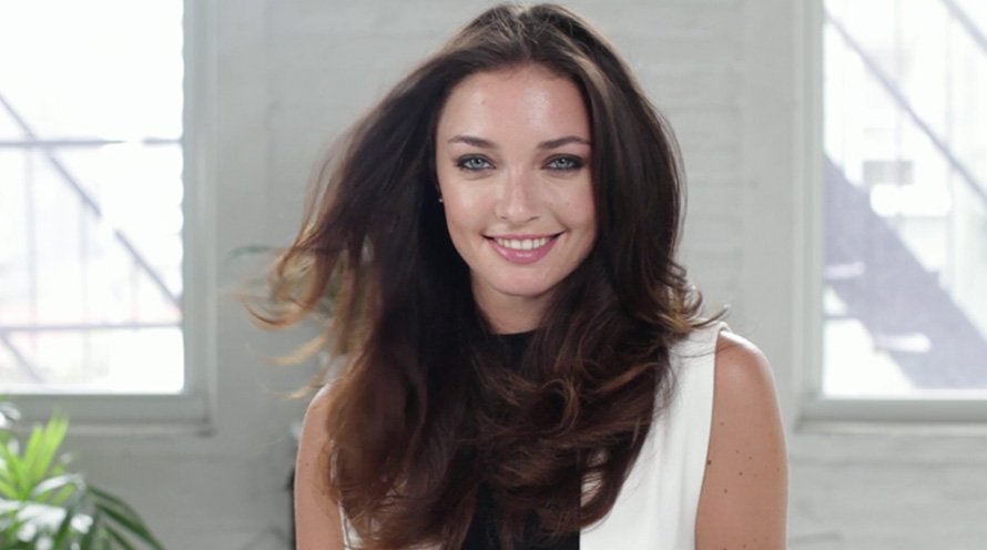 Bouncy Blowout Hairstyle Hair Tutorials Tips Tricks Garnier