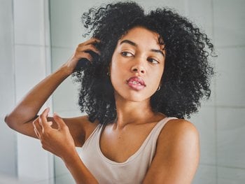 Detangling curly hair - Garnier