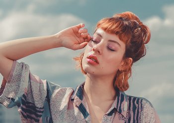 Half up prom hairstyle Garnier