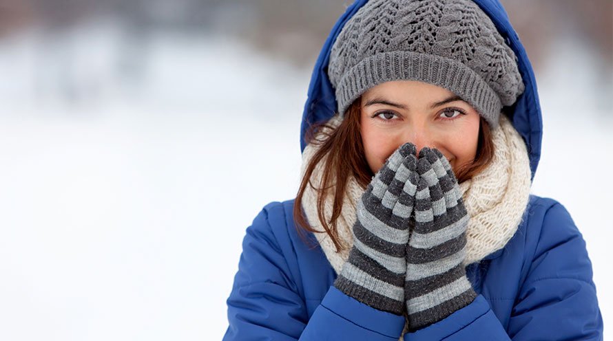 Is your skin experiencing damage from winter weather?  - Garnier SkinActive